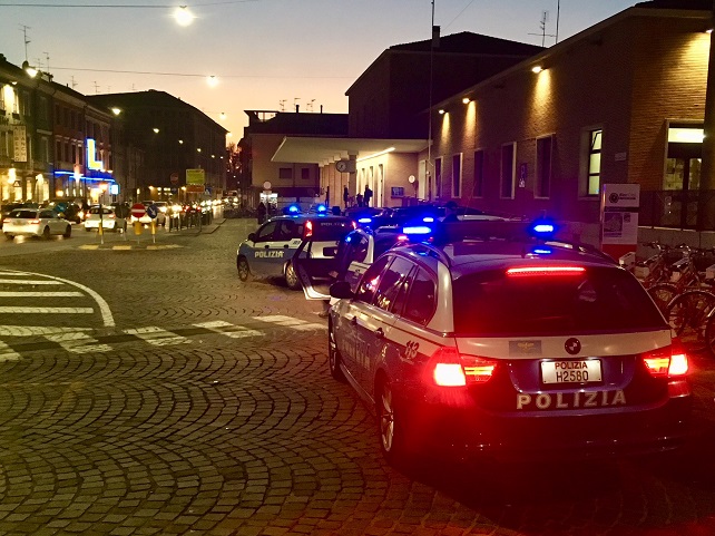 Mantova PoliziaStatale Controlli-16Novembre