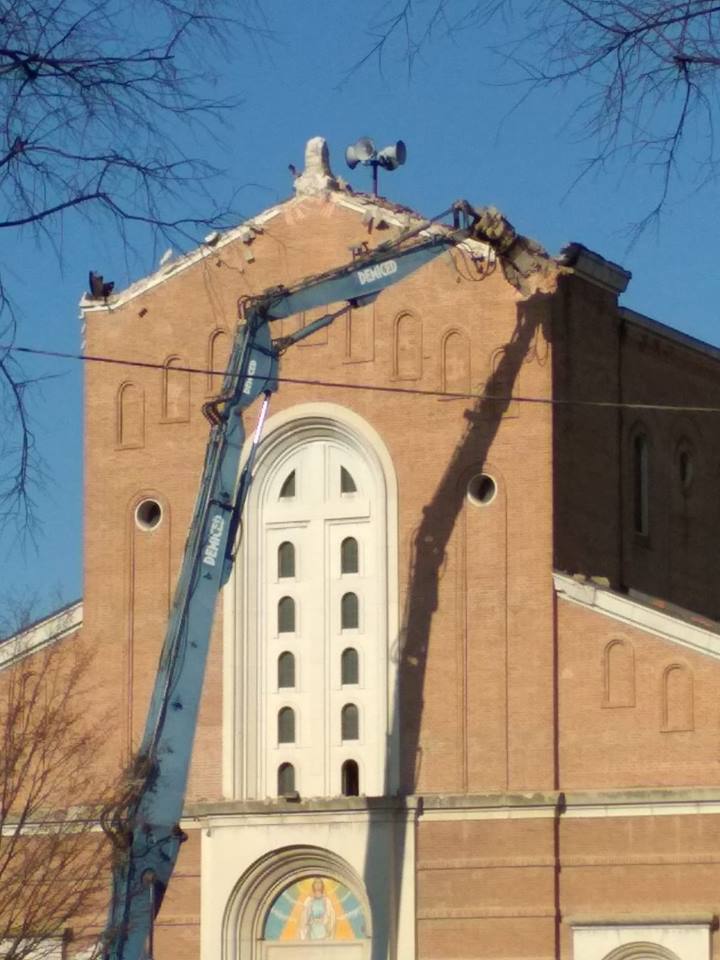 Pegognaga Demolizione Chiesa1