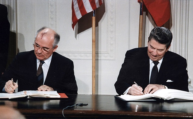 USA Washington FirmaDisarmoNucleare-Gorbaciov-Reagan