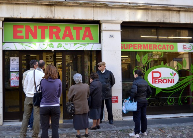 Mantova Supermercato ViaPorto2