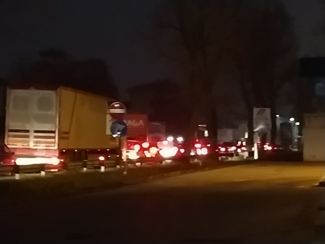 BorgoVirgilio Traffico ViaCisa-20Dicembre1