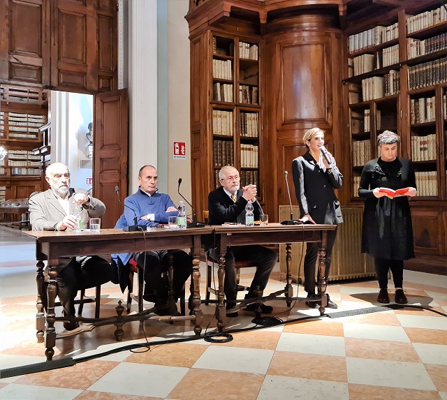Mantova BibliotecaTeresiana Libro-SottoFalsoNome-Presentazione