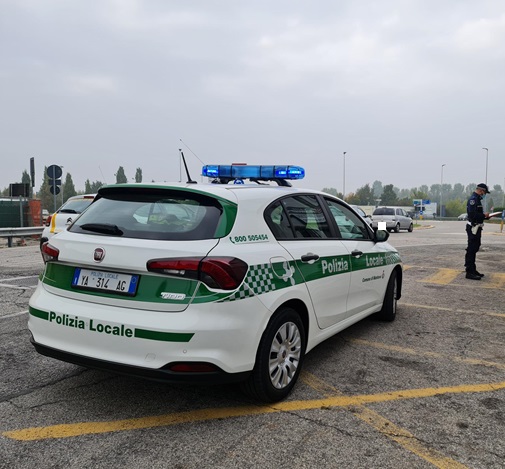 Mantova PoliziaLocale Auto1