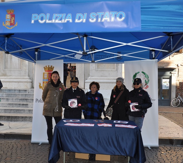 Mantova PoliziaStatale NoViolenzaDonne