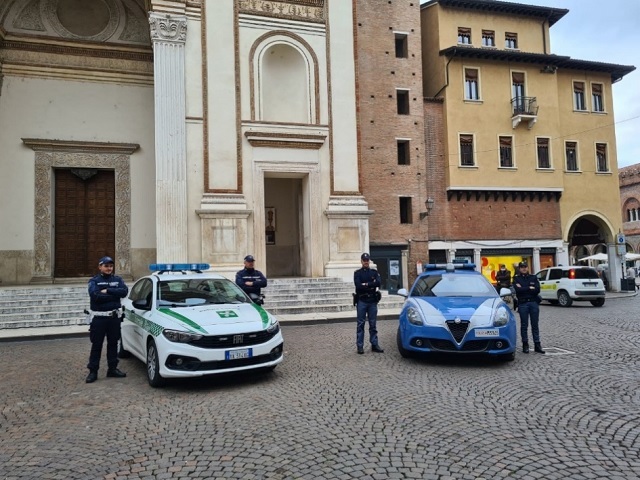 Mantova PoliziaLocale-PoliziaStatale Volanti1