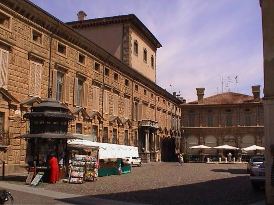 Mantova PiazzaCanossa1