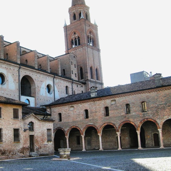 Mantova PiazzaLeonBattistaAlberti6