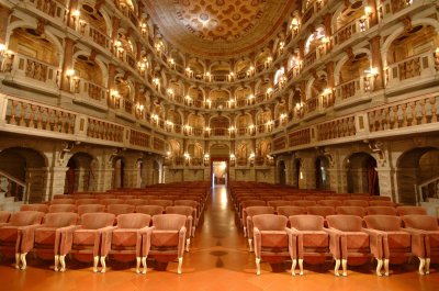 Mantova TeatroBibiena Interni1
