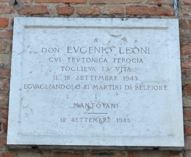 Mantova ViaFernelli Lapide-DonLeonii1