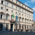 In Italia continua il calo delle natalità, Palazzo Chigi: 'I giovani non vogliono più fare figli'
